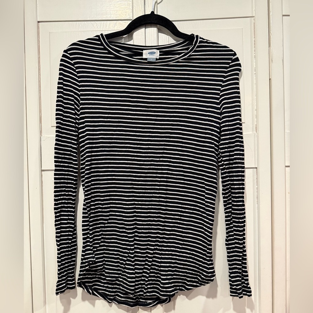 Old navy long sleeve size small EUC